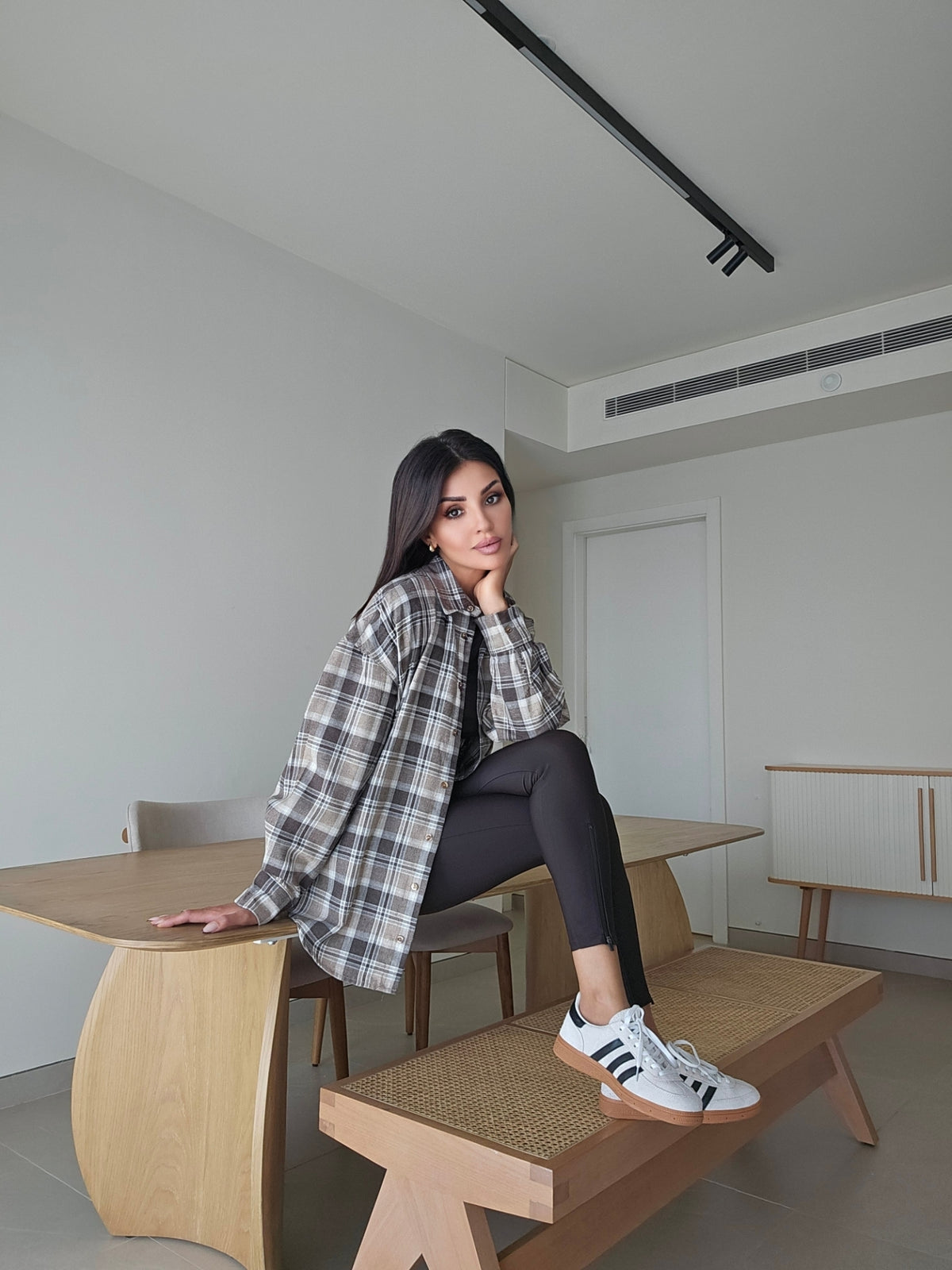 High-waisted ankle-zip legging