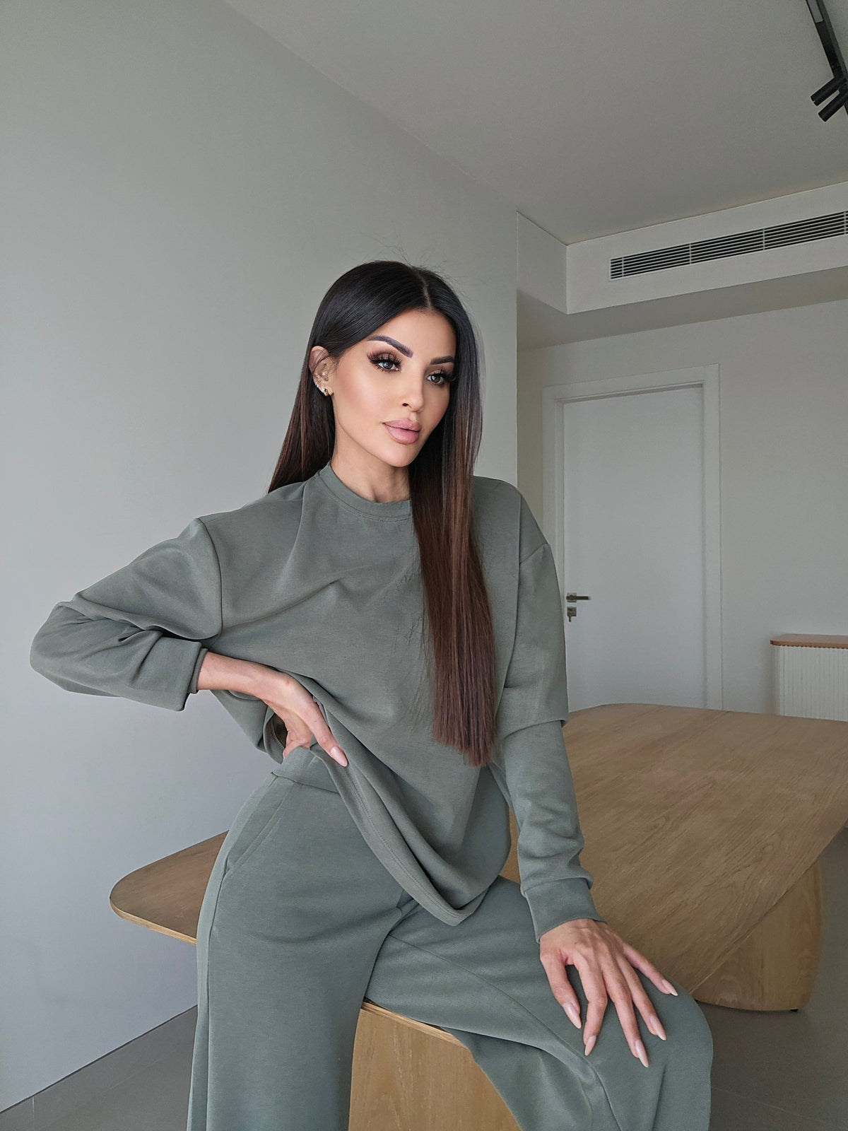 Oversized crewneck sweatshirt and wide-leg jogger co-ord set