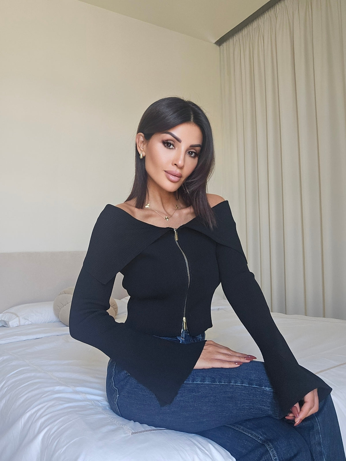 Ribbed off-the-shoulder long sleeve zip-up top