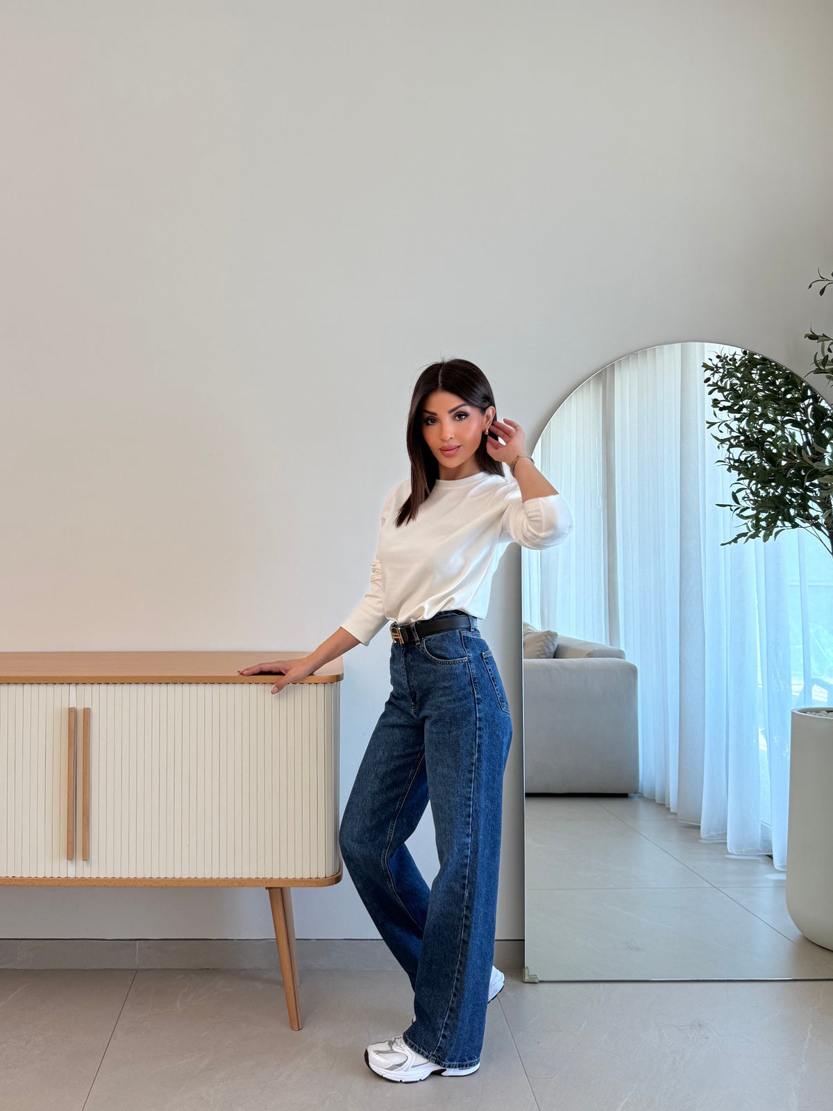 High-waisted straight-cut denim jeans