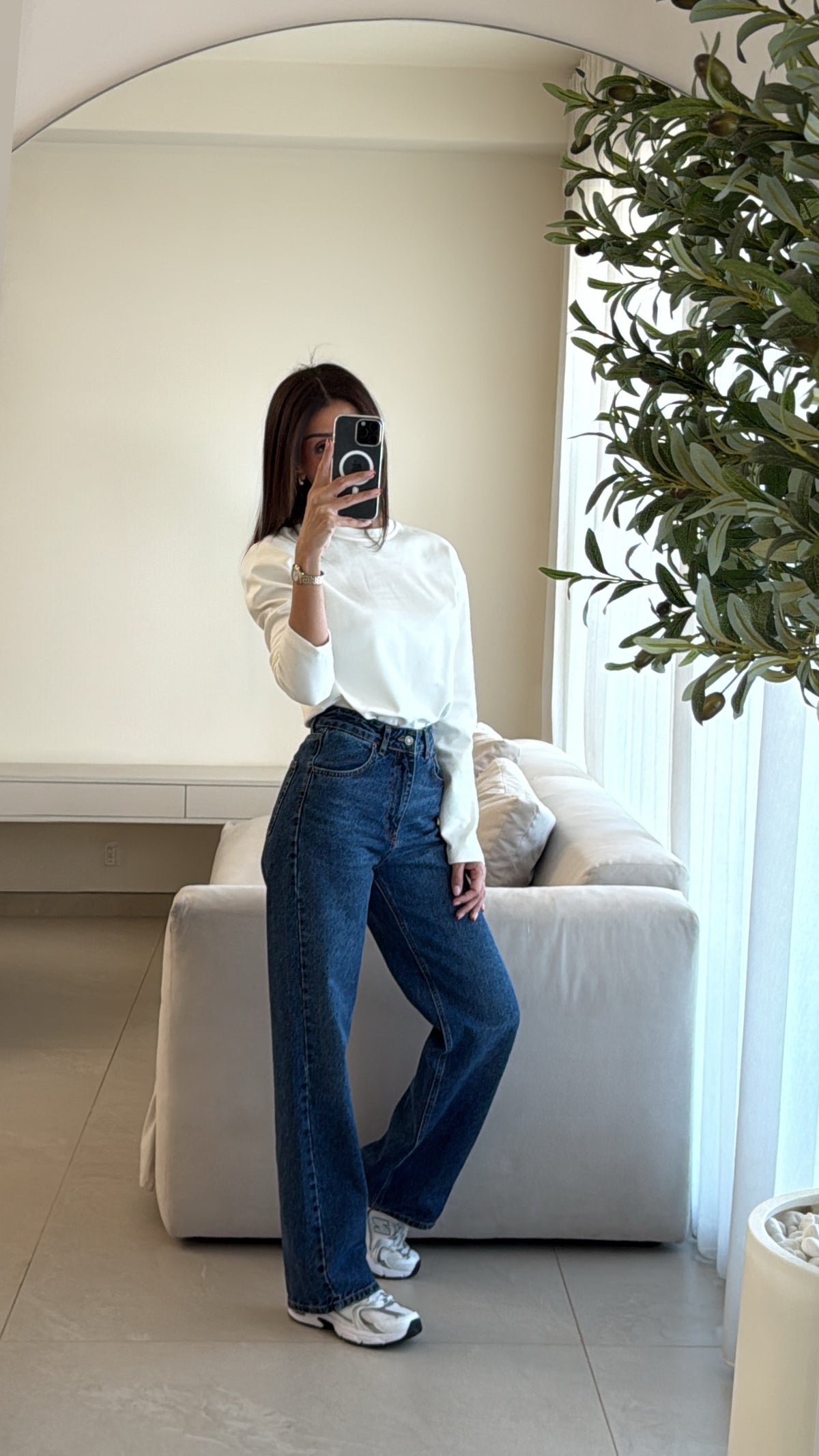 High-waisted straight-cut denim jeans